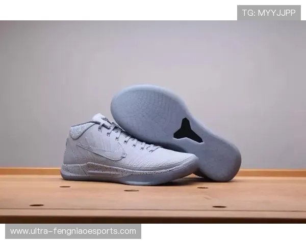 十大球星签名鞋足球大盘点 见证顶级球员的独特脚步与荣耀时刻 十大球星签名鞋足球大盘点 见证顶级球员的独特脚步与荣耀时刻